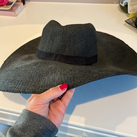 H&M Black Straw Floppy Hat - Picture 2 of 3